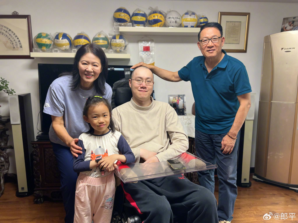 祝福汤淼, 通过社交媒, 后康复工作